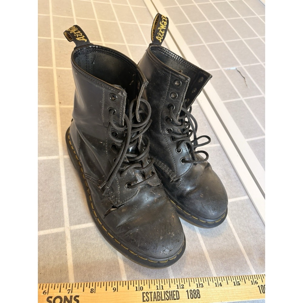 Doc Martens Men6 Women7 Black Leather AirWair Distressed Goth Grunge Combat Boot